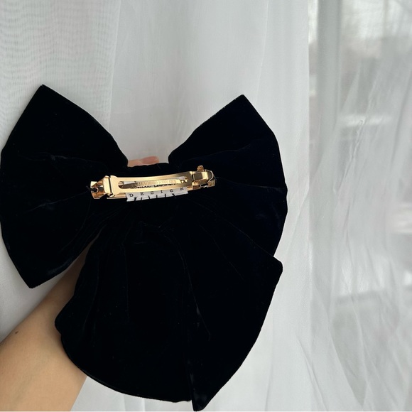 Black Velvet Bow Hair Clip - Picture 6 of 16